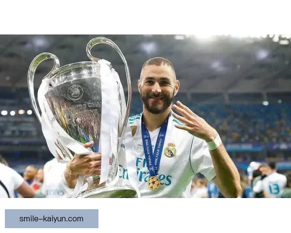 本泽马前锋价值持续回升,状态备受关注 本泽马前锋价值持续回升,状态备受关注