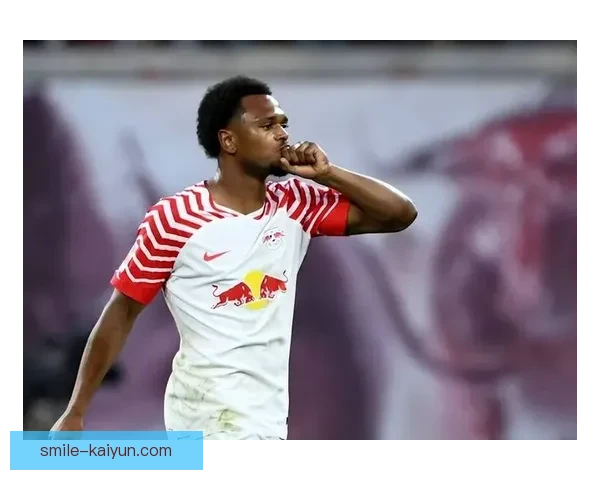 奥彭达国家队首秀状态令人期待，展现潜力与能力的初次亮相